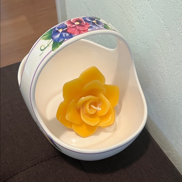 # 0864+ Floral Ceramic Basket with Handle - Picture 4 of 6